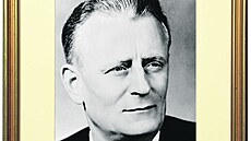 Nejkrásn�j�í prezident planety Antonín Novotný se stal hlavou státu v roce 1957.