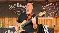 Majitel velichovské hospdky Jan Bitman je sám aktivním muzikantem, páním...