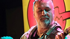 Provozovatel velichovské hospdky Jan Bitman je sám aktivním muzikantem, páním...