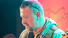 Provozovatel velichovské hospdky Jan Bitman je sám aktivním muzikantem, páním...