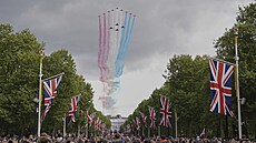 Vojenská p�ehlídka p�i oslavách 80. výro�í konce druhé sv�tové války v Londýn�....