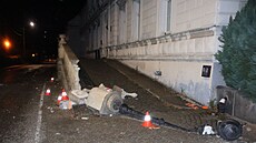 �idi� v Javorníku opakovan� nezvládl �ízení, jeho demoli�ní jízdu odnesla mimo...