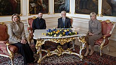 Ukrajinský prezident Volodymyr Zelenskyj s manelkou Olenou.