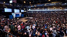 Setkání akcioná Buffettovy spolenosti Berkshire Hathaway. (3. kvtna 2025)
