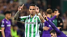 K�ídelník Realu Betis Antony slaví gól do sít� Fiorentiny v semifinále...