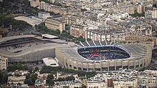 Stadiony tým Paris St. Germain a Paris FC jsou od sebe vzdálené pouhých 15...