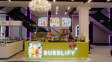 Pobo�ky s bubble tea se nachází v�t�inou v obchodních domech nebo u metra. (5....