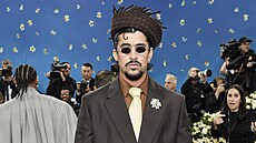 Bad Bunny na Met Gala v New Yorku (5. kvtna 2025)
