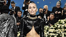 Miley Cyrusová na Met Gala v New Yorku (5. kv�tna 2025)