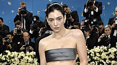 Lorde na Met Gala v New Yorku (5. kvtna 2025)