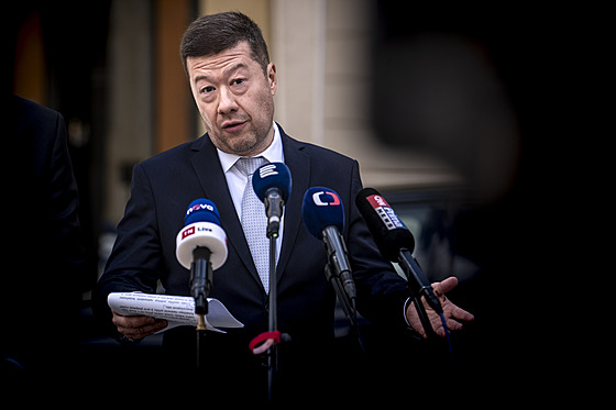 Tomio Okamura (vpravo) a Radim Fiala (SPD) na tiskové konferenci po návtv...