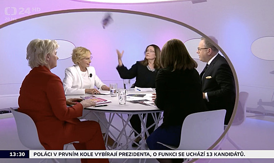 Senátorka Miroslava Nmcová v diskusním poadu T Otázky Václava Moravce...