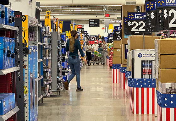 Obchod etzce Walmart v Oceanside v Kalifornii (15. kvtna 2025)