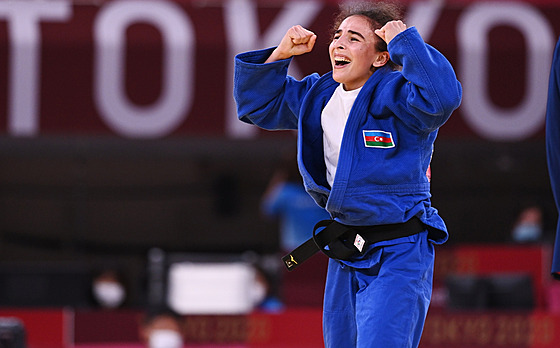 Para judistka Shahana Hajiyevová se raduje z vítzství na paralympijských hrách...