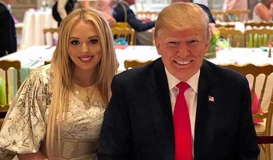 Tiffany Trumpová se svým otcem Donaldem Trumpem