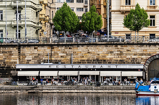 Restaurace Vltava na náplavce Raínova nábeí (23. dubna 2025)