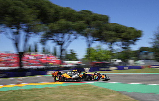 Oscar Piastri z McLarenu na okruhu Imola
