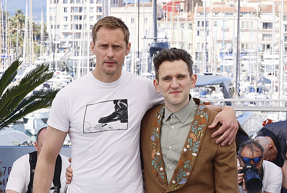Alexander Skarsgard a Harry Melling v Cannes (18. kvtna 2025)