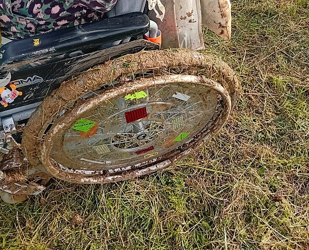 Na výlet na Hodonínsku se ena na vozíku zpozdila za ostatními turisty, kteí...