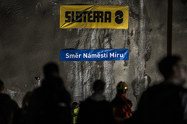 Stopka tendru na metro D. Soud zakázal podepsat smlouvu s případným vítězem