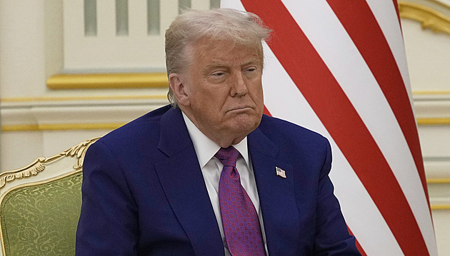 Trumpův naprostý chaos? Nikoli, až na zmatky kolem cel jede prezident USA podle předem připraveného plánu