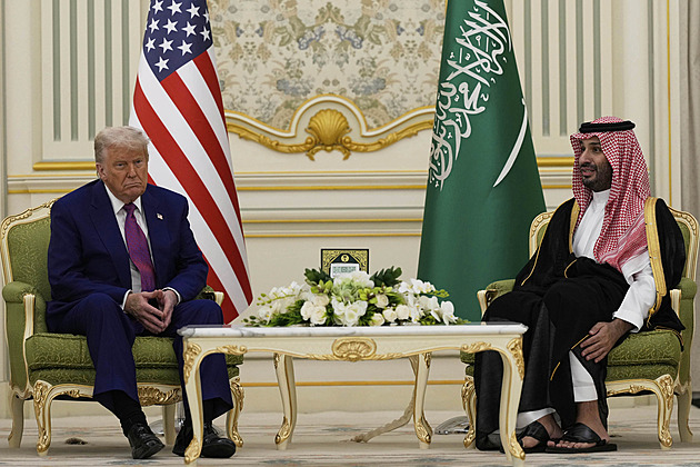 Vazby na Al-Kájdu nevadí. Trump se poprvé sešel se syrským vůdcem Šarou