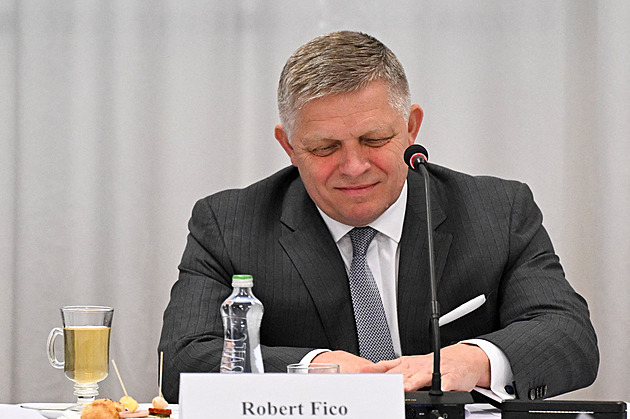 Brusel našel lék na slovenské plynové obavy. Fico požádal o odklad hlasování