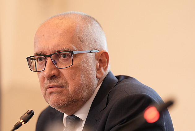 Na střední školy se v prvním kole dostalo přes 90 procent uchazečů, řekl ministr Bek