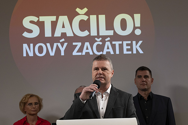 Mlácení a nadávky v sídle KSČM. Aktivista se střetl s kandidátem hnutí Stačilo!
