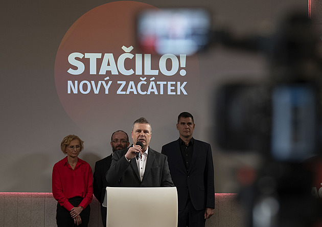 Chcete-li na loď, tak s respektem k nám u vesel, reaguje Stačilo! na výzvu SOCDEM