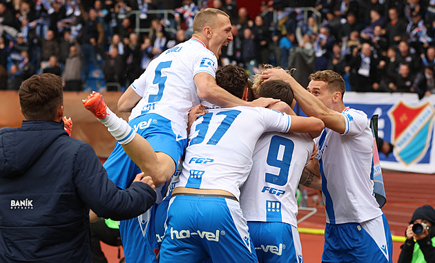 ONLINE: Baník drtí Spartu a útočí na druhé místo, Plzeň srovnává, Jablonec ztrácí