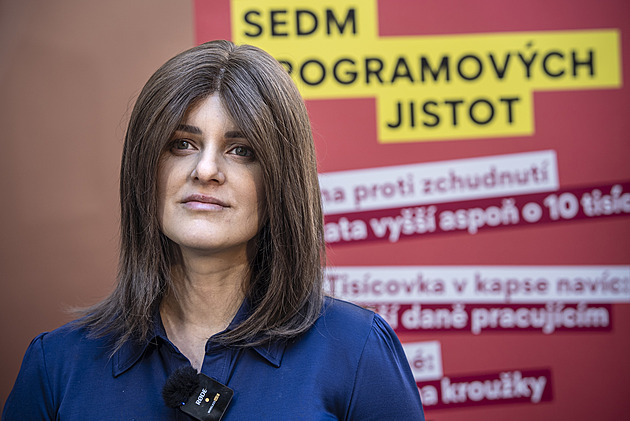 Němcová ve studiu zahodila brožurku od Konečné. Nenávist, reagovala komunistka