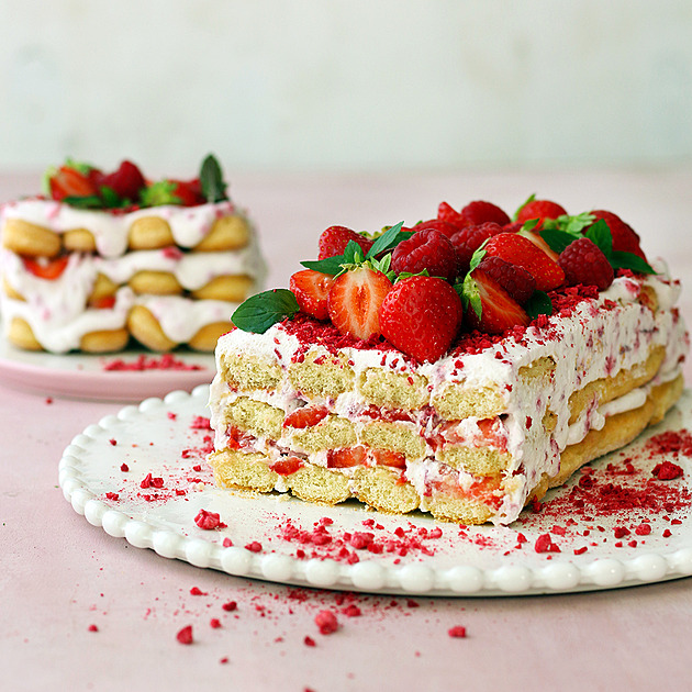 Tiramisu s jahodami a malinami podle Jany Vašákové