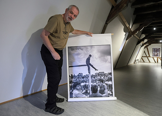 Chronologický pohled na 55 let tvorby fotografa Lubomíra Stiburka nabízí...