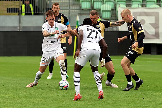 Karviná – Hradec 0: 4, iki gol attı Vlkanova