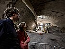 Stroje, které se vyuívají k rab. Tunelové pásové rypadlo má velmi pohyblivé...