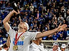 Olomou�t� fotbalist� slav� v�hru v poh�ru.