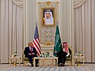 Americký prezident Donald Trump a saúdský korunní princ Mohammed bin Salmán se...