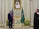 Americký prezident Donald Trump a saúdský korunní princ Mohammed bin Salmán se...