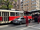 Srka automobilu s tramvaj v prask Jen ulici