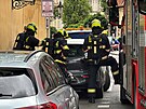 Zsah sloek IZS u navrtanho plynovho potrub v ulici Ke Karlovu v Praze....