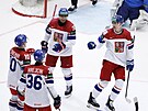 Luká Sedlák, Martin Neas a Jakub Krejík gratulují Romanu ervenkovi ke gólu...