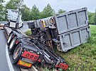 Nehoda kamionu v serpentinch na silnici I/43 u Albrechtic (16. kvtna 2025)
