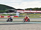 V ele  Nicolo Bulega z Itálie, za ním Toprak Razgatlioglu z Turecka.