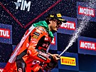 Mistrovství svta superbik v Most 2025. Nicoló Bulega, vítz nedlního závodu...