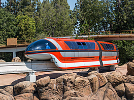Disneyland Monorail, rok 2016