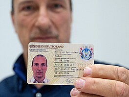 Pedseda spolku íských oban Království Nmecko Peter Fitzek. (29. ervence...