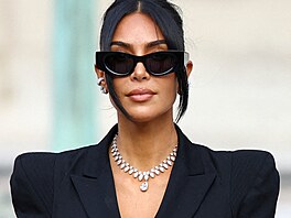 Kim Kardashianová odchází od soudu v Paíi. (13. kvtna 2025)