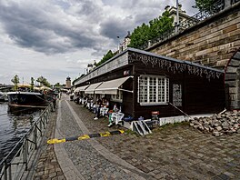 Restaurace Vltava na náplavce Raínova nábeí (23. dubna 2025)