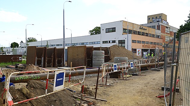 Kvli u dve zapoatm stavebnm pracm v Zbrdovick maj p omezen prchod ulic.